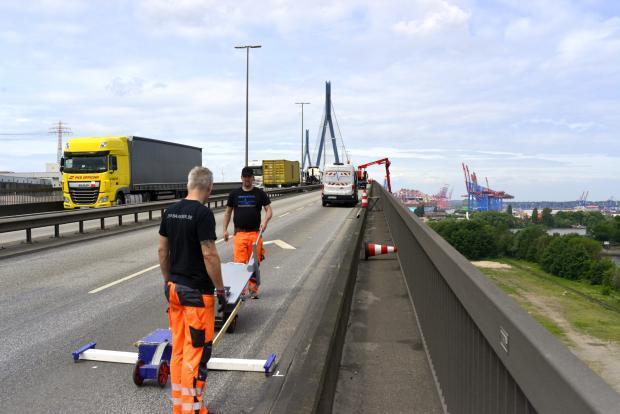 Köhlbrandbrücke_Messung_Schrammbord